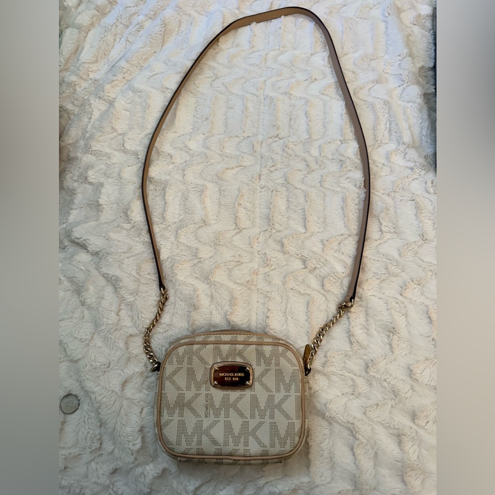 Michael kors crossbody